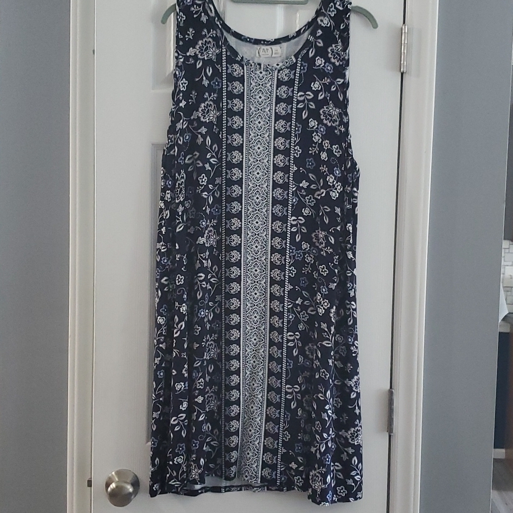 MAURICES 24/7 NAVY FLORAL DRESS